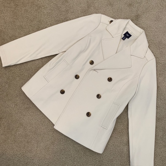 Beautiful White Jacket - Picture 6 of 10